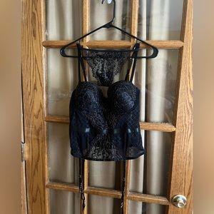💖Valentine’s Day Special💖 2-piece Black & Gold lingerie set Size Medium